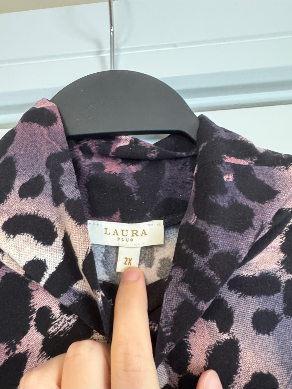 Laura Leopard Print Mock Neck Long Sleeve Top Size 2X - Picture 2 of 3